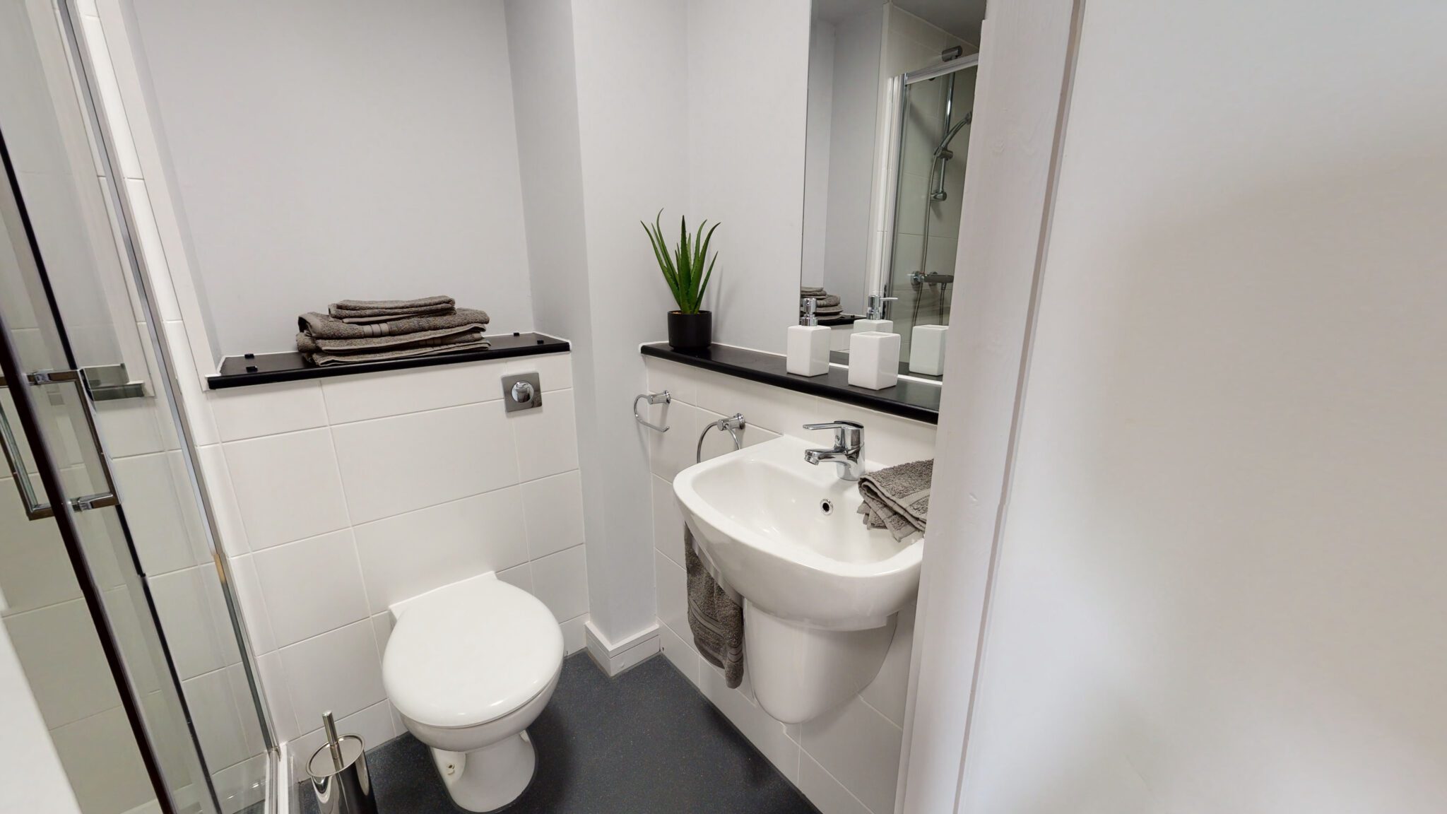 Cluster-En-suite-Queensland-Place-01282021_133740