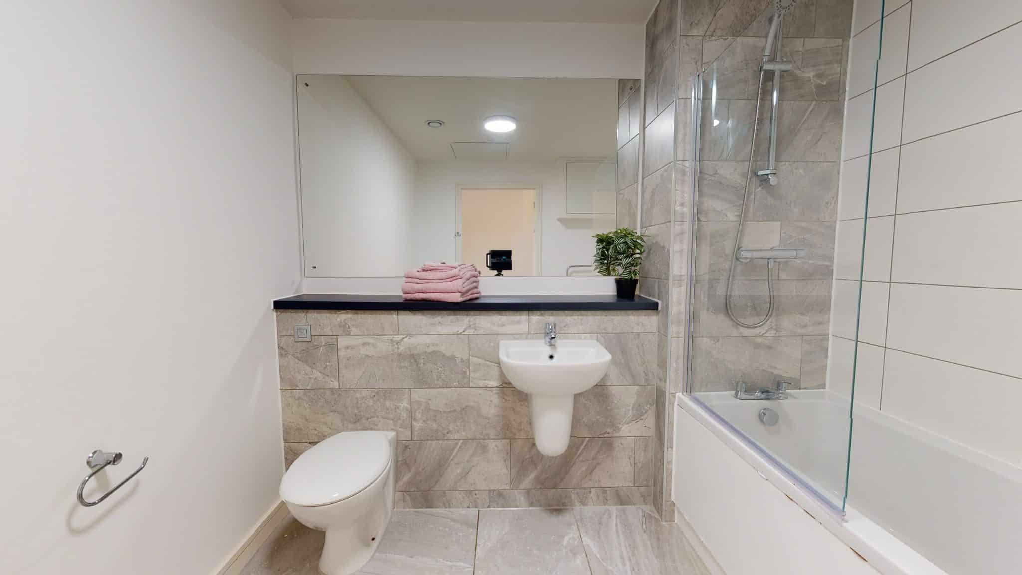 Block-B-Lrg-Open-Plan-Studio-04162021_155042