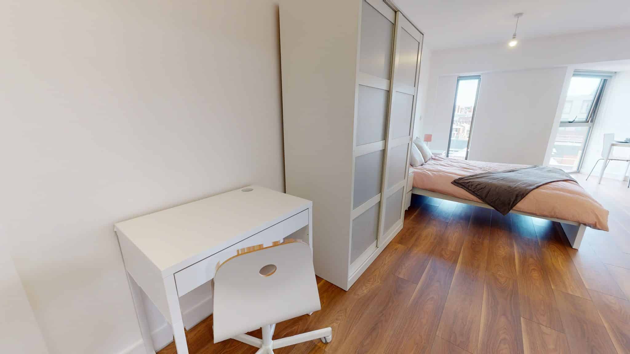 Block-B-Lrg-Open-Plan-Studio-04162021_155125