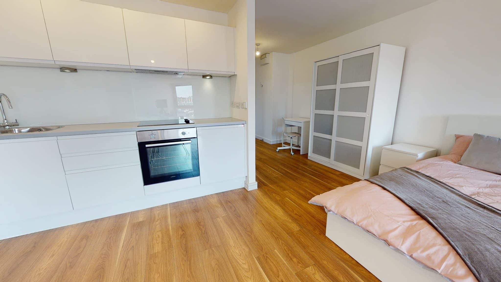 Block-B-Lrg-Open-Plan-Studio-04162021_155221